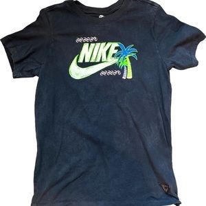 Men’s Nike T-shirt, size small